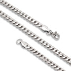 Çapraz duran 7x2 mm gümüş balık sırtı zincir, pullu desen ve kilit