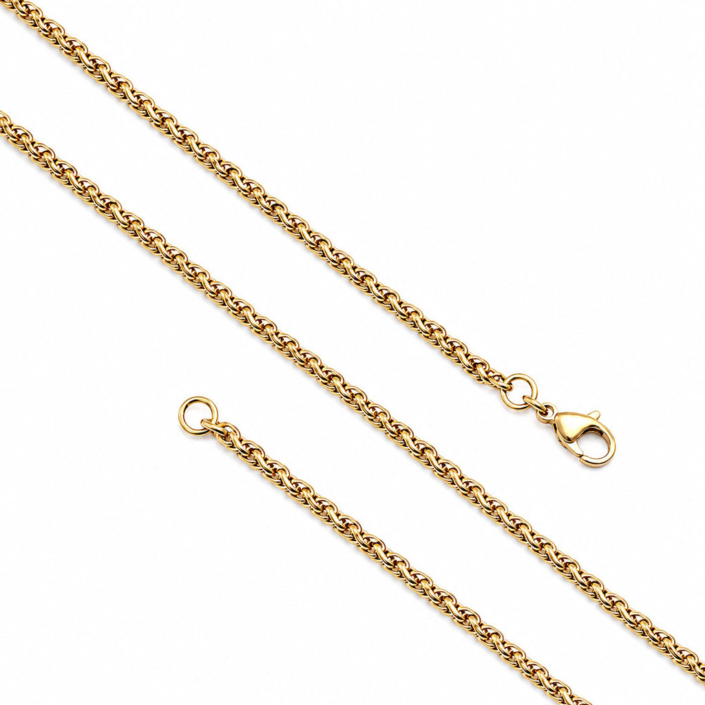 Sade zeminde çapraz duran 2 mm gold hasır zincir ve küçük kilidi