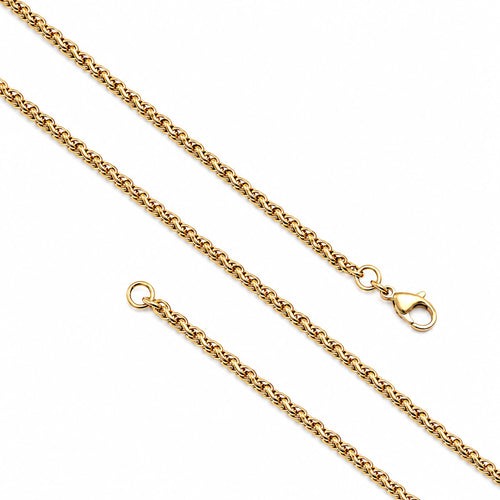 Sade zeminde çapraz duran 2 mm gold hasır zincir ve küçük kilidi