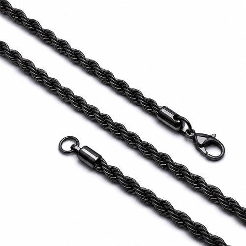 Çapraz yerleştirilmiş kalın siyah rope zincir, burgulu halkalar net seçiliyor