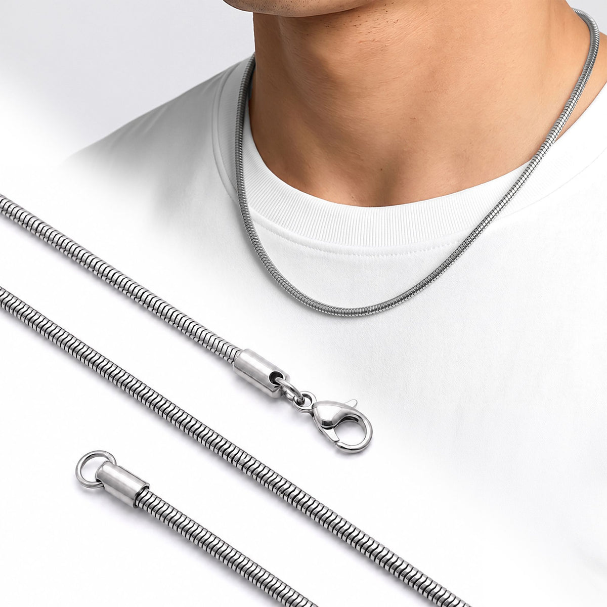 AZAROO Temper Gümüş 3 mm ince zincir boyunda, yanında kolyenin açık zemindeki hali